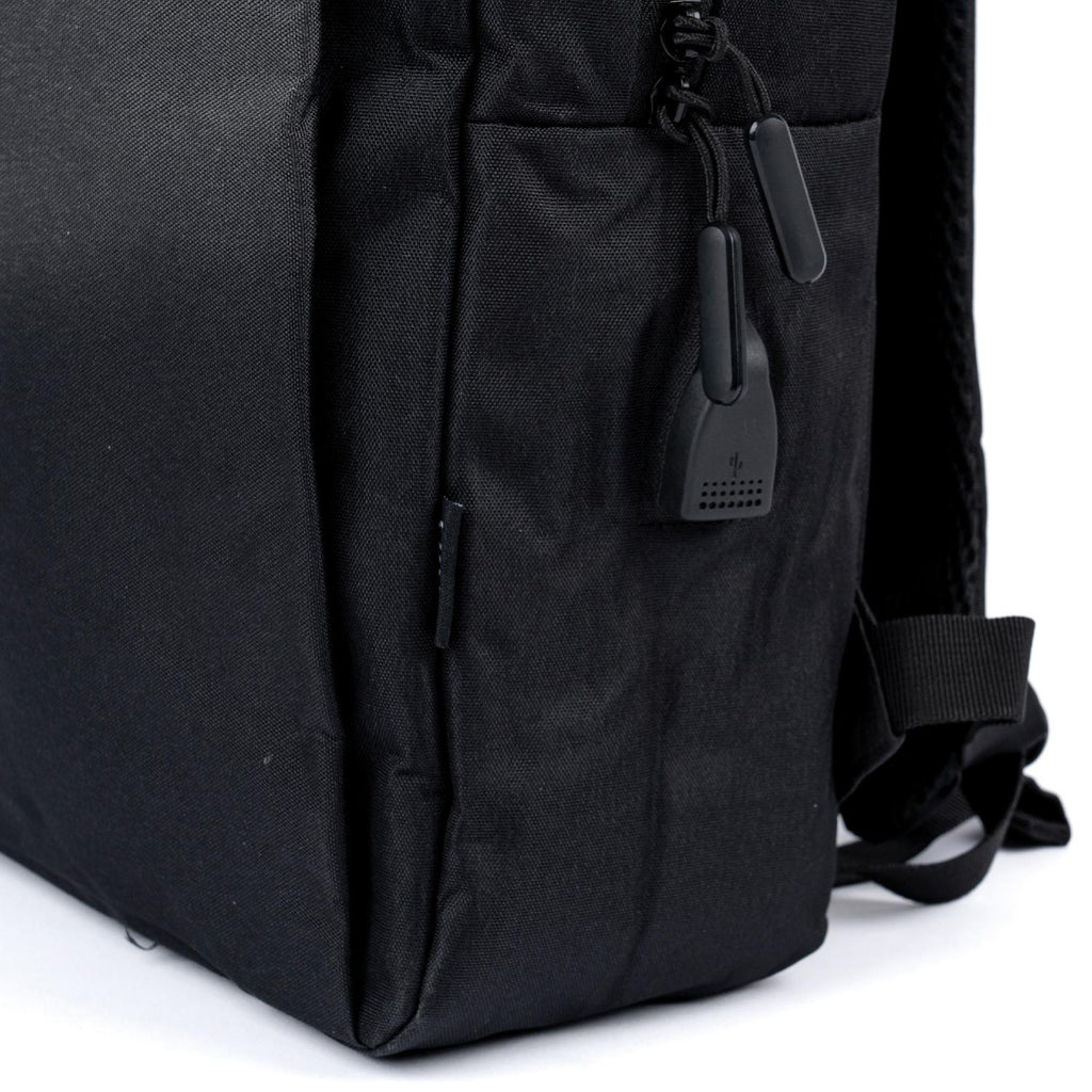 Mochila para Notebook con Puerto USB 15" Negra LEVO